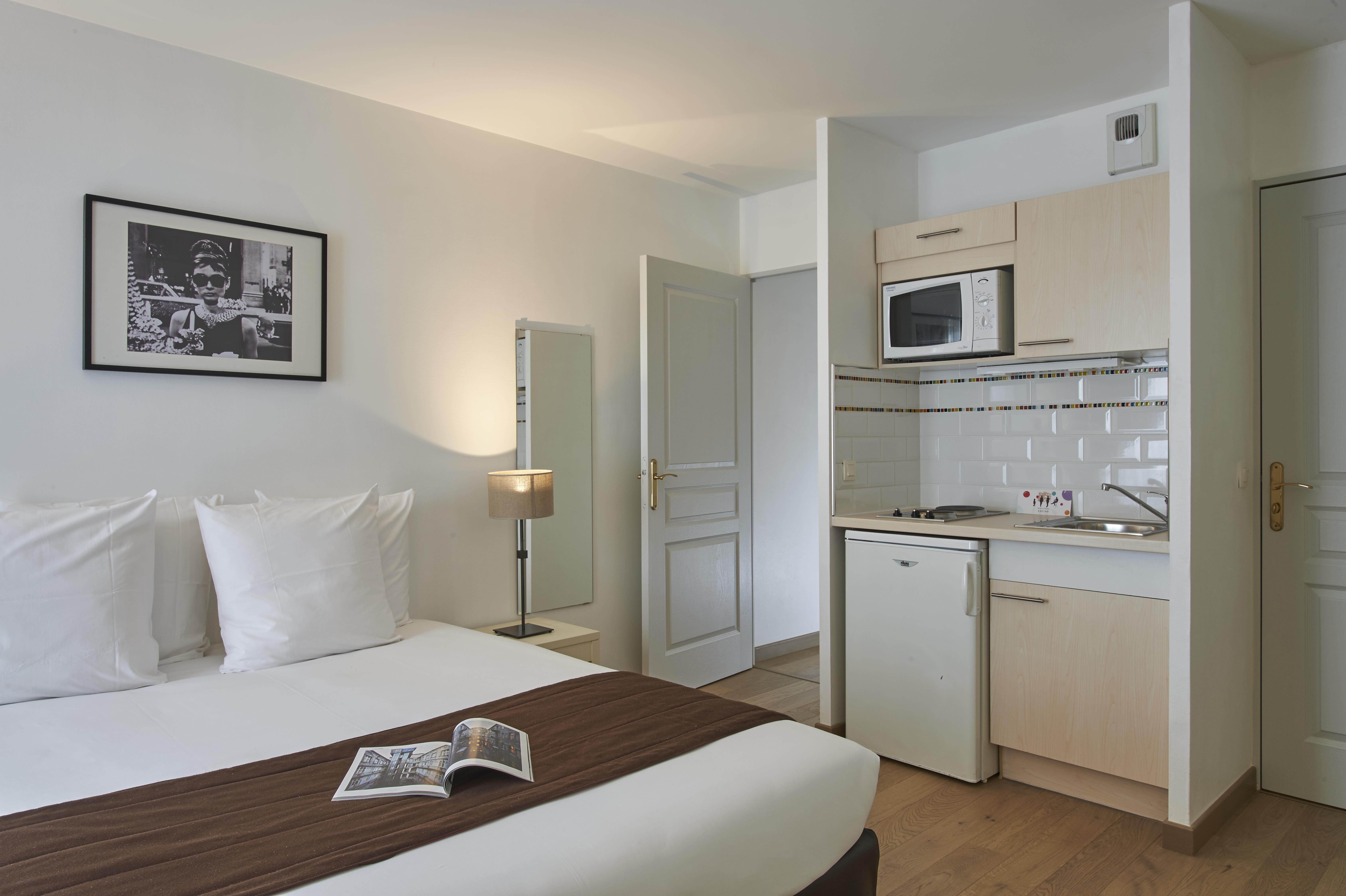 Hotel Cerise Шату Экстерьер фото