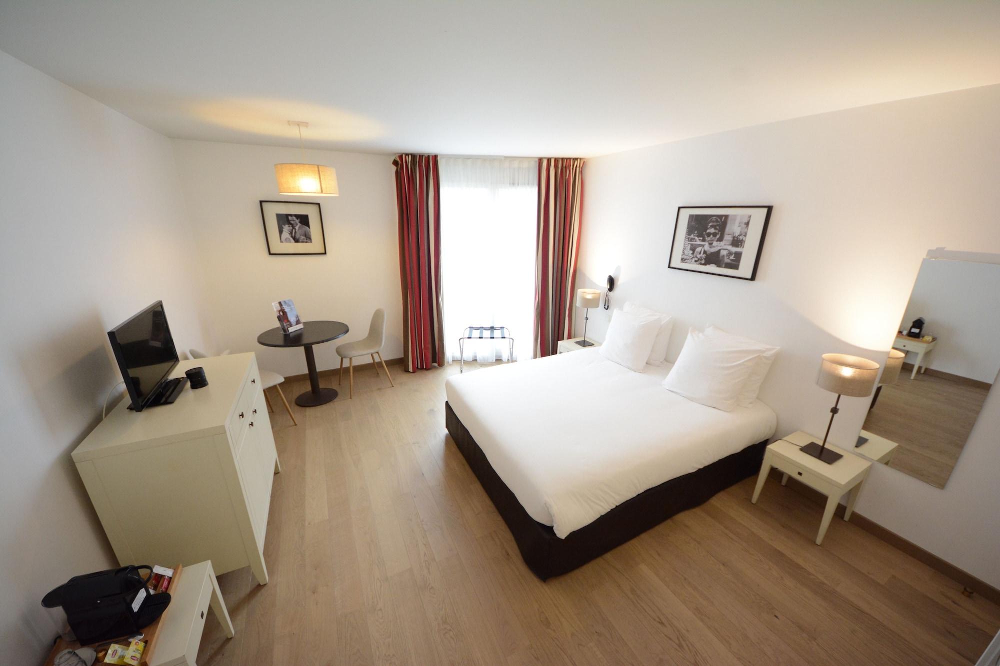 Hotel Cerise Шату Экстерьер фото
