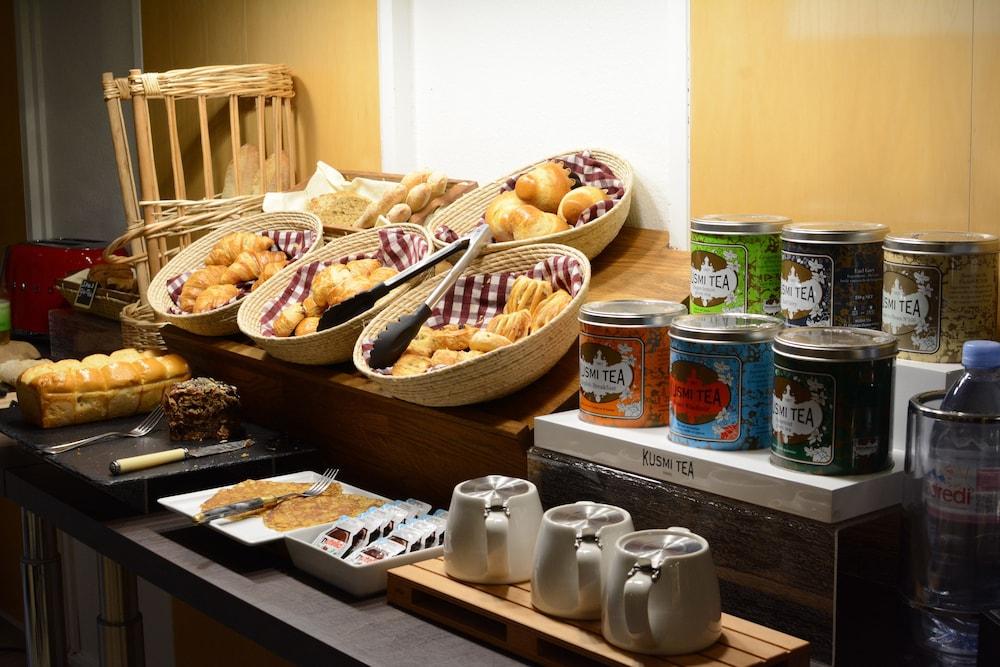 Hotel Cerise Шату Экстерьер фото